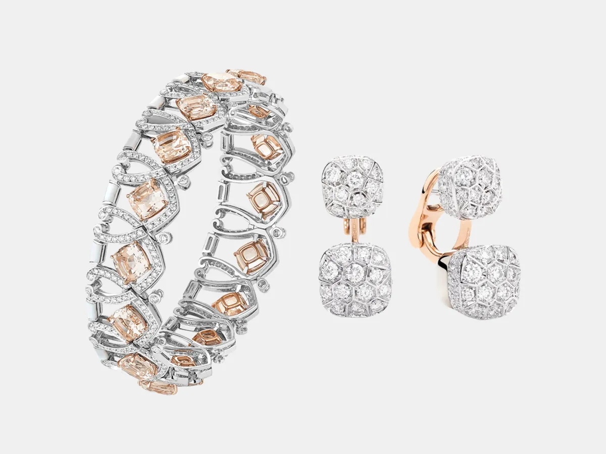 مجوهرات مرصوفة بأحجار بقطع الوسادة