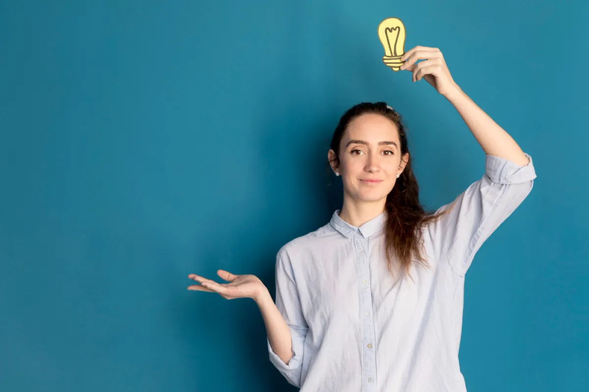 العالم تواق للأفكار الجديدة - الصورة من freepik