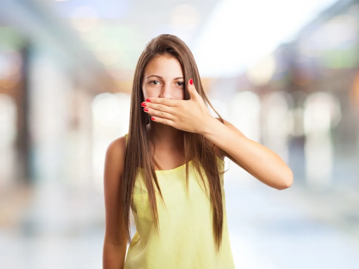 سبب المرارة هو تراكم البكتيريا والجراثيم في الفم