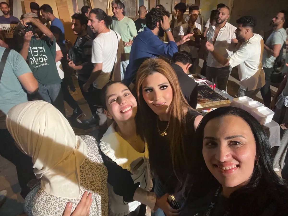 احتفال أبطال فيلم قصر الباشا بانتهاء تصويره -الصورة من المركز الإعلامي للفيلم