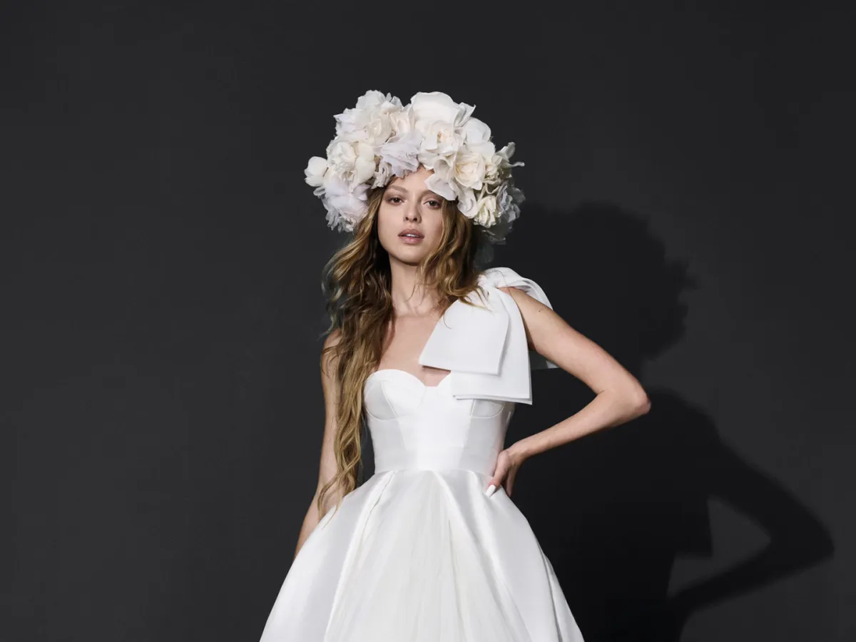 ورود تزين الشعر من فيرا وانغ Vera Wang - الصورة من Launchmetrics/Spotlight ©