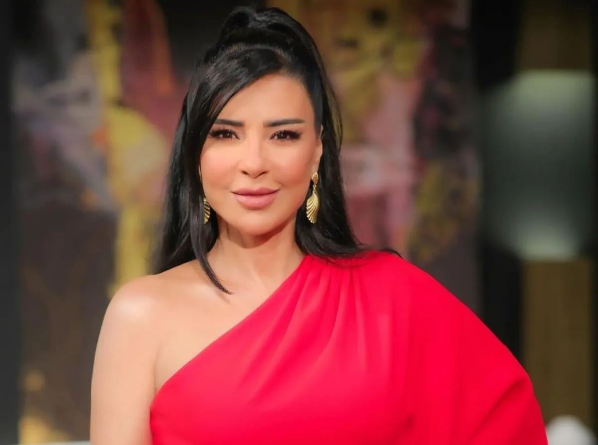 مكياج وتسريحات شعر من النجمات