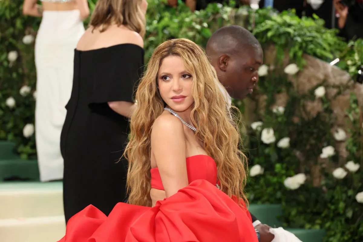 شاكيرا في حفل Met Gala لعام 2024 في متحف متروبوليتان للفنون في مدينة نيويورك (Shakira at The 2024 Met Gala at The Metropolitan Museum of Art in New York City). مصدر الصورة: Dia Dipasupil/Getty Images/AFP