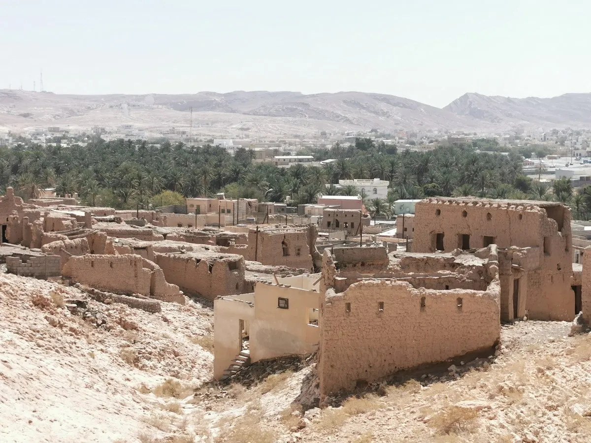 جانب من مدينة عبري