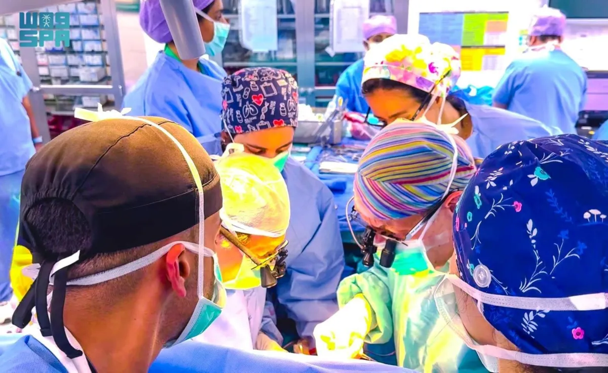 نقل 3 قلوب من أبوظبي وجدة والرياض وزراعتها لمرضى في أقل من 24 ساعة.- مصدر الصورة واس