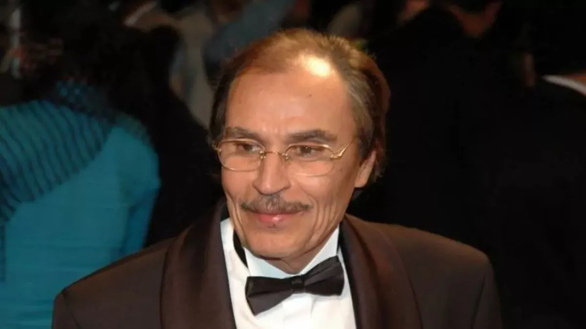 عزت العلايلي- الصورة من أرشيف المحرر