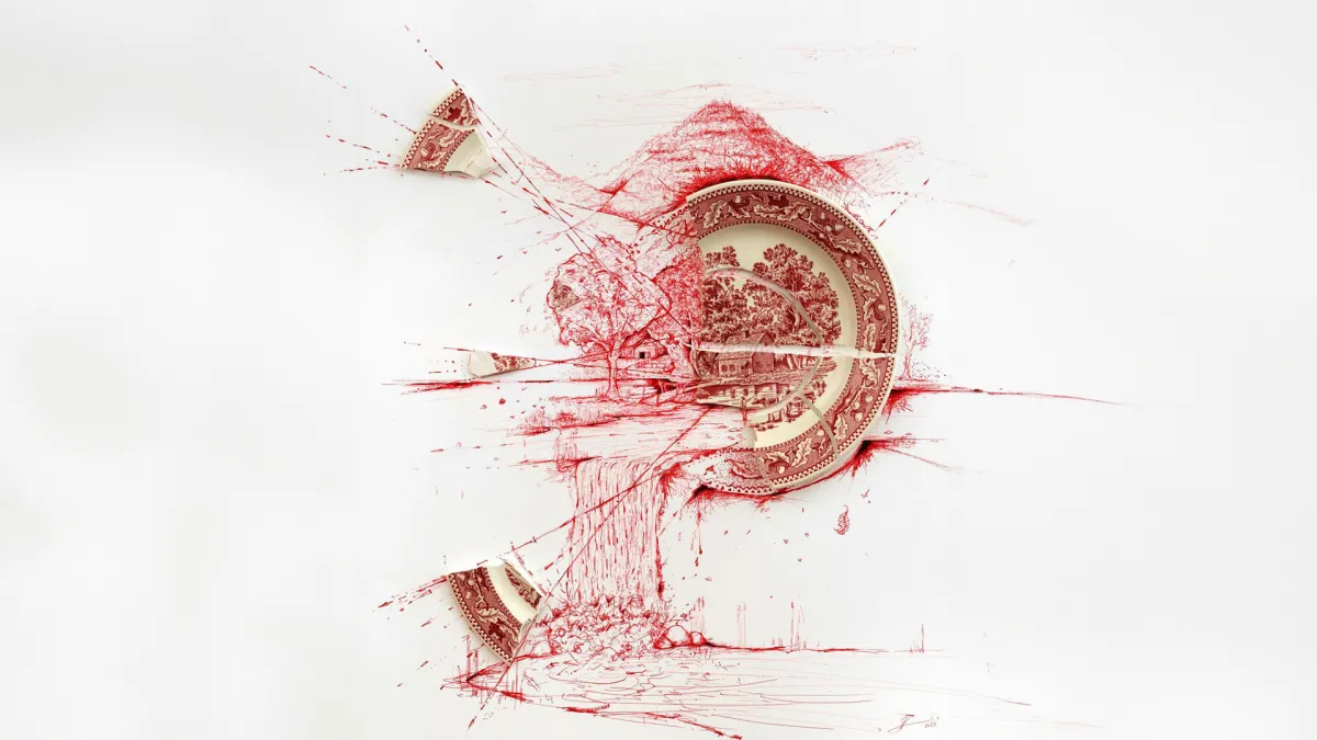 الأطباق المكسورة تخرج منها قصص مدهشة - (الصورة من حساب الفنان الرسمي على إنستغرام)