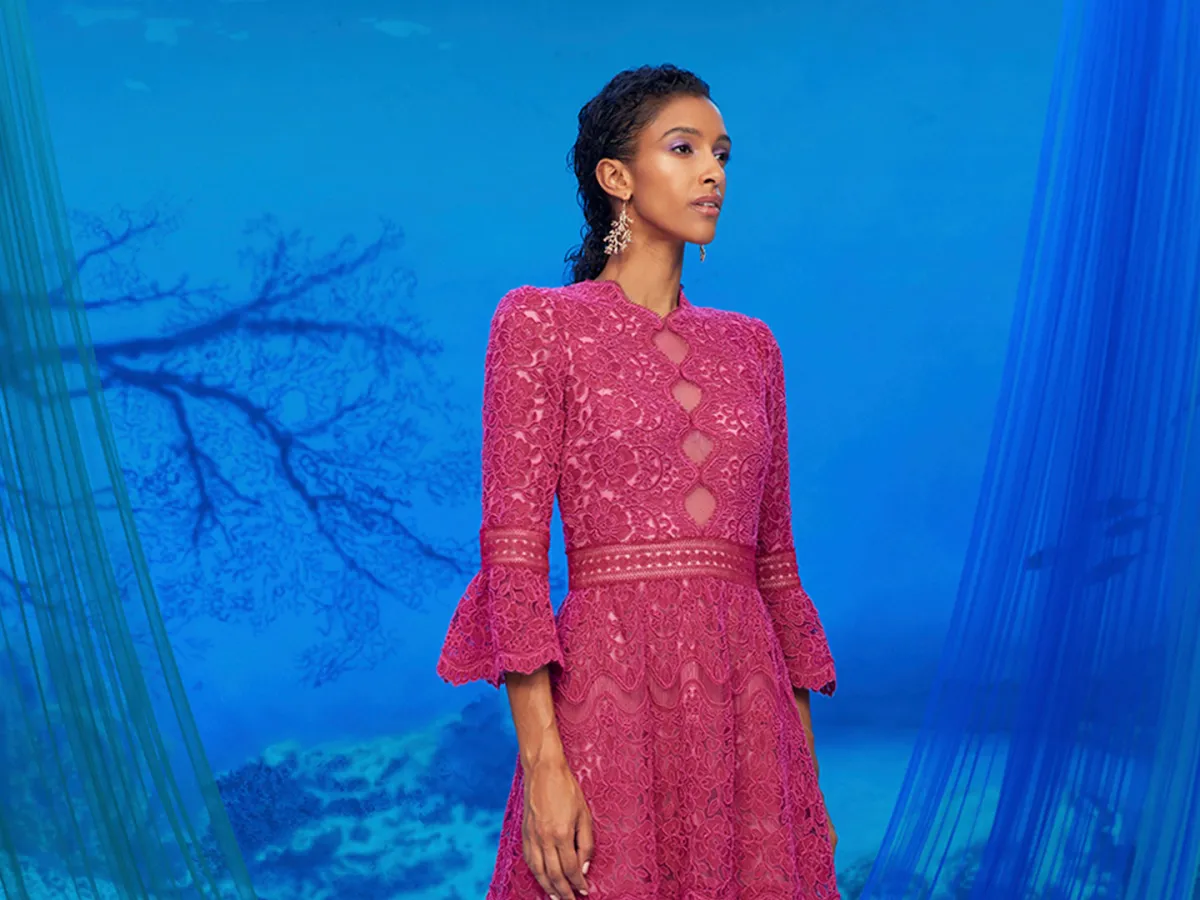 إطلالة من تاداشي شوجي Tadashi Shoji - الصورة من Launchmetrics/Spotlight ©