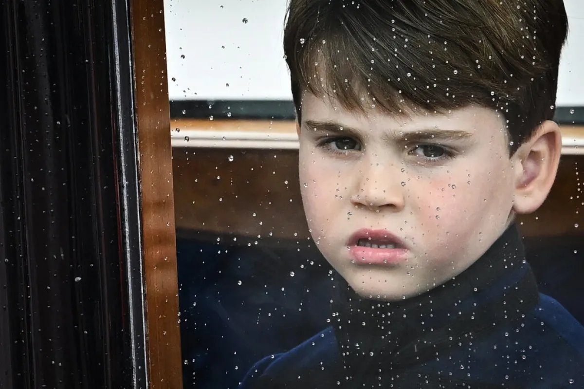 الأمير لويس Prince Louis خلال تتويج الملك تشارلز (مصدر الصورة: Oli SCARFF / AFP)