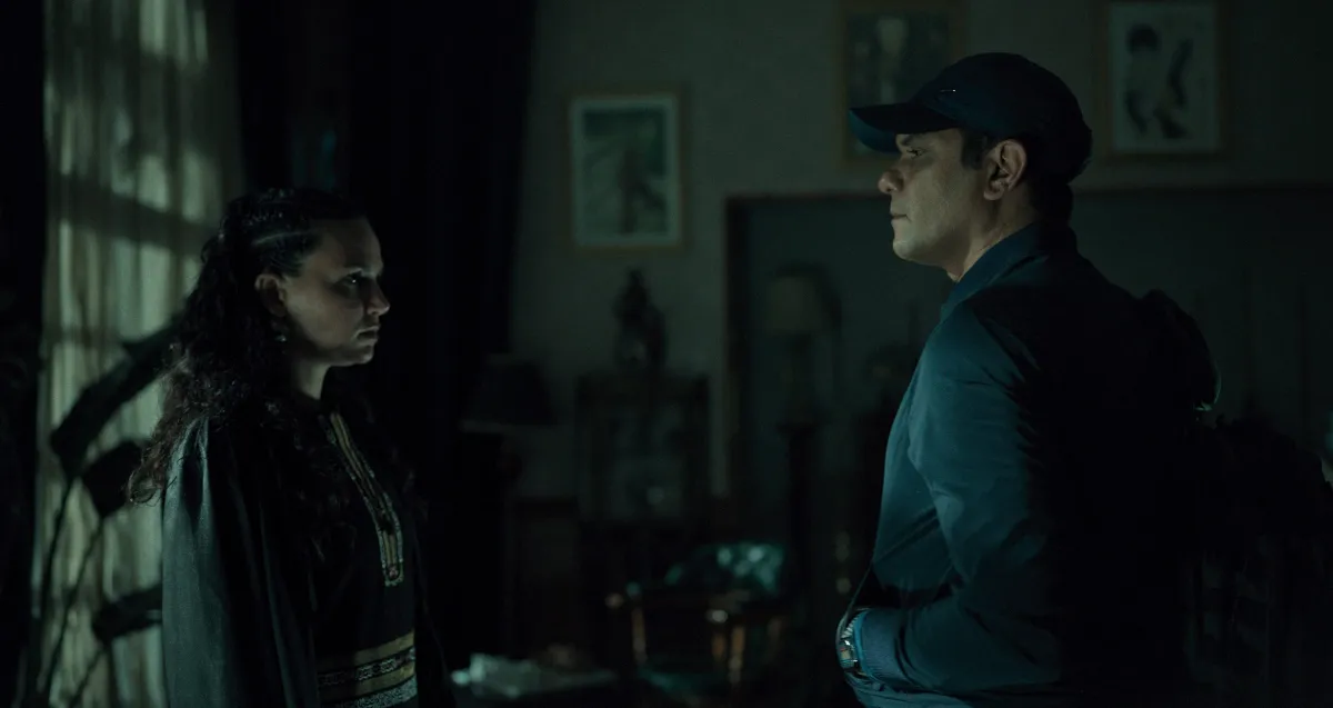 آسر ياسين وركين سعد من مسلسل موعد مع الماضي - الصورة من المكتب الإعلامي