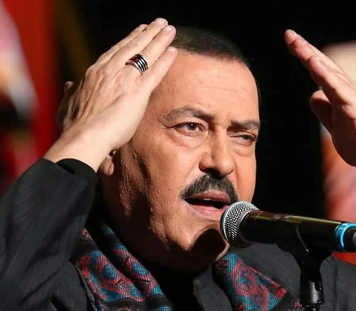 الفنان لطفي بوشناق الصورة من حسابه على الفيسبوك