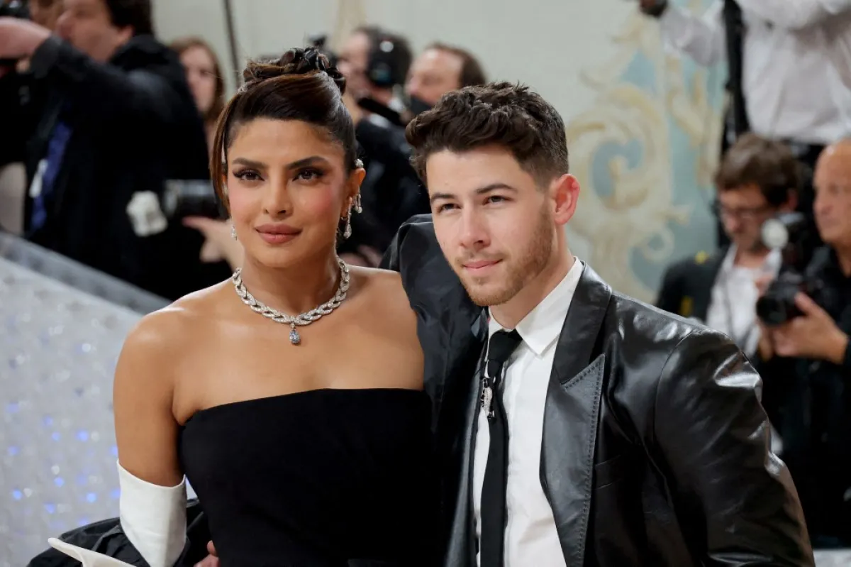 Priyanka Chopra Jonas and Nick Jonas attend The 2023 Met Gala Celebrating "Karl Lagerfeld: A Line Of Beauty" at The Metropolitan Museum of Art on May 01, 2023 in New York City. Mike Coppola/Getty Images/AFP (Photo by Mike Coppola / GETTY IMAGES NORTH AMERICA / Getty Images via AFP)