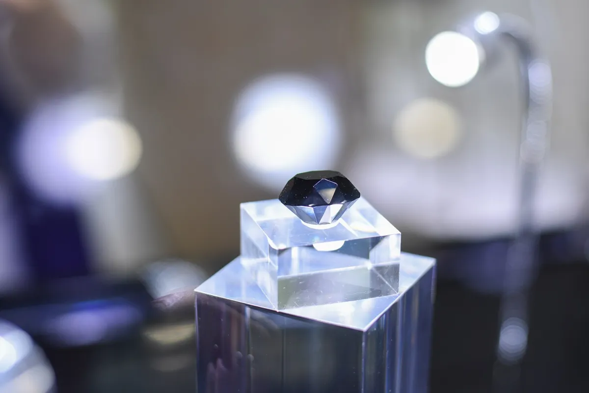 ألماسة  Korloff Noir السوداء (مصدر الصورة  VCG VCG via Getty Images)