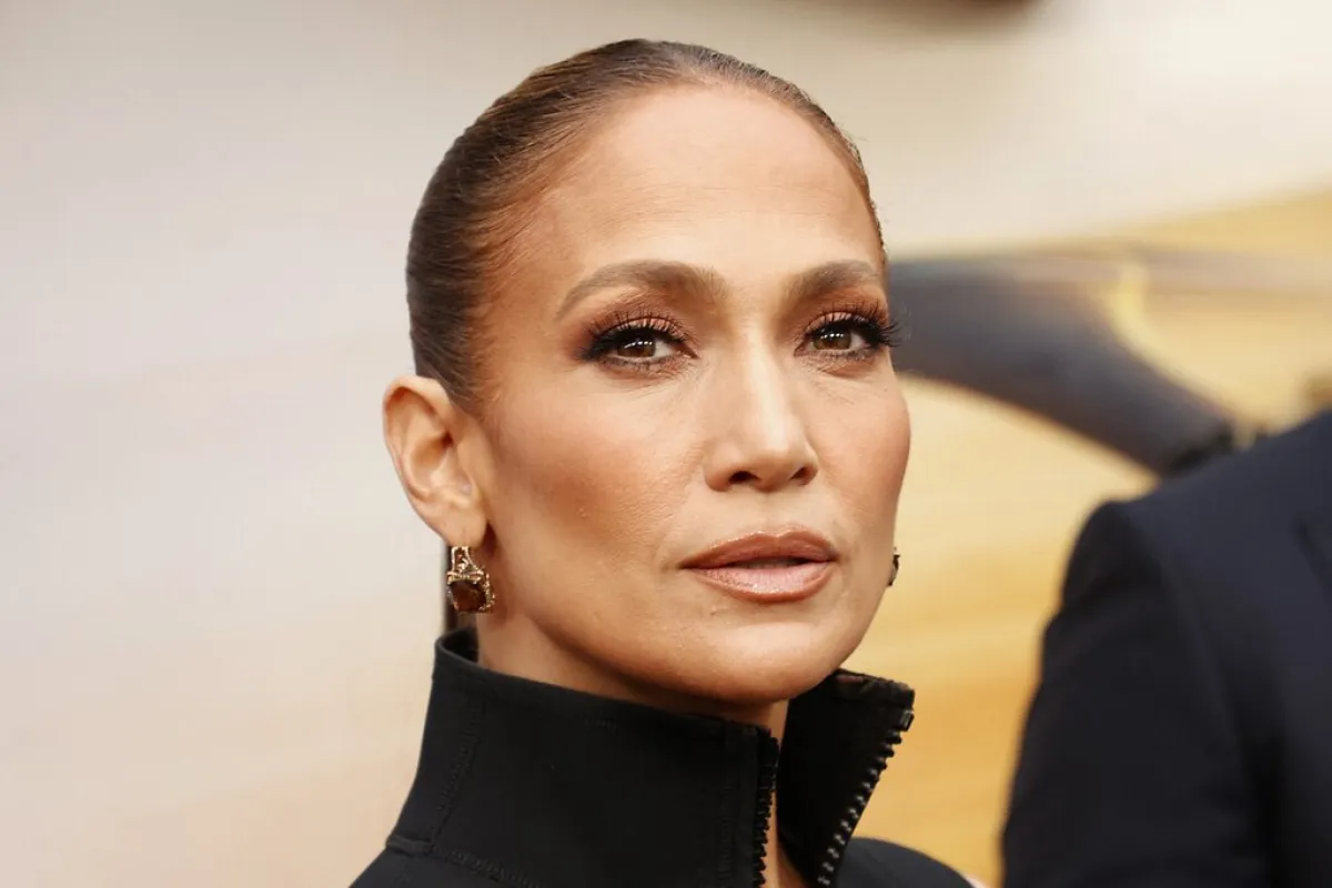 جينيفر لوبيز  Jennifer Lopez في عرض فيلم  "The Flash" (مصدر الصورة: Michael Tran / AFP)