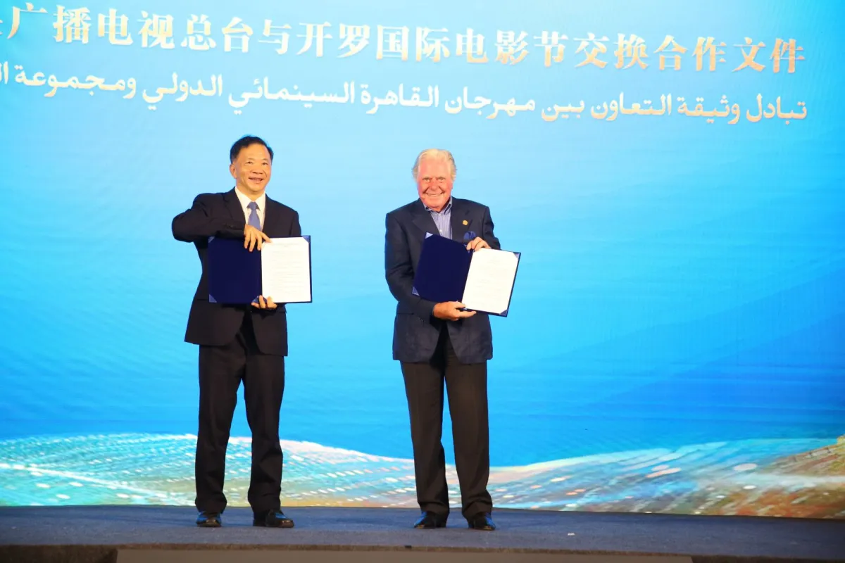 حسين فهمي يوقّع بروتوكول تعاون مع مجموعة الصين للإعلام- الصورة من المركز الإعلامي لمهرجان القاهرة