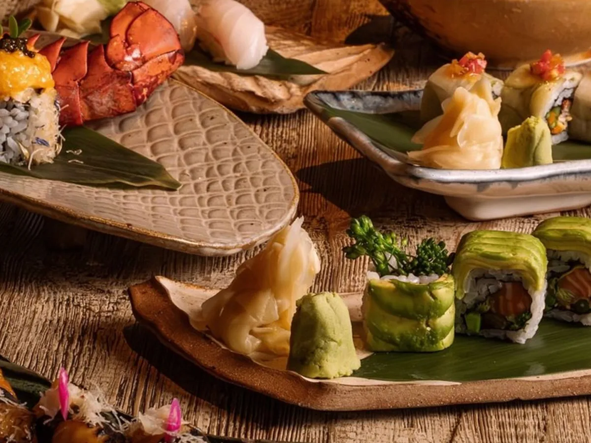 أطباق منوعة من السوشي