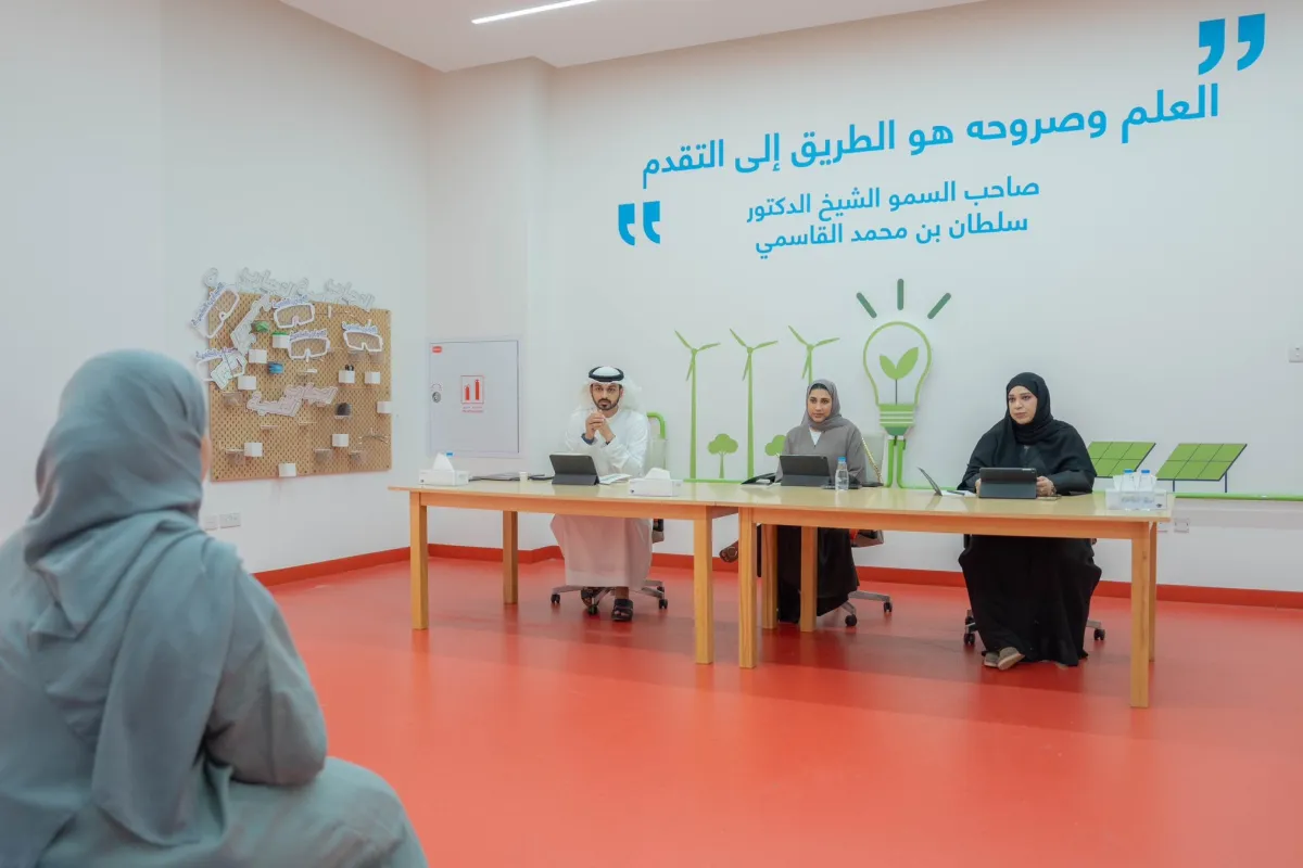 لجنة تقييم النسخة السادسة من إثمار. الصورة من الحساب الرسمي لنادي الشارقة للصحافة على منصة x