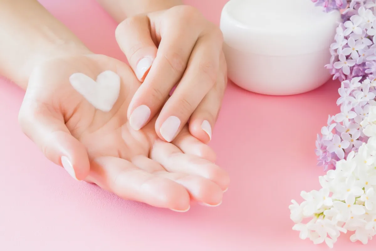 كريم إزالة الجلد الميت من اليدين 