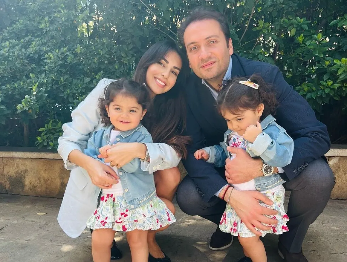 فاليري أبو شقرا وزوجها زياد عمار وتوأمهما تمار وياسمبن- الصورة من حسابها على إنستغرام