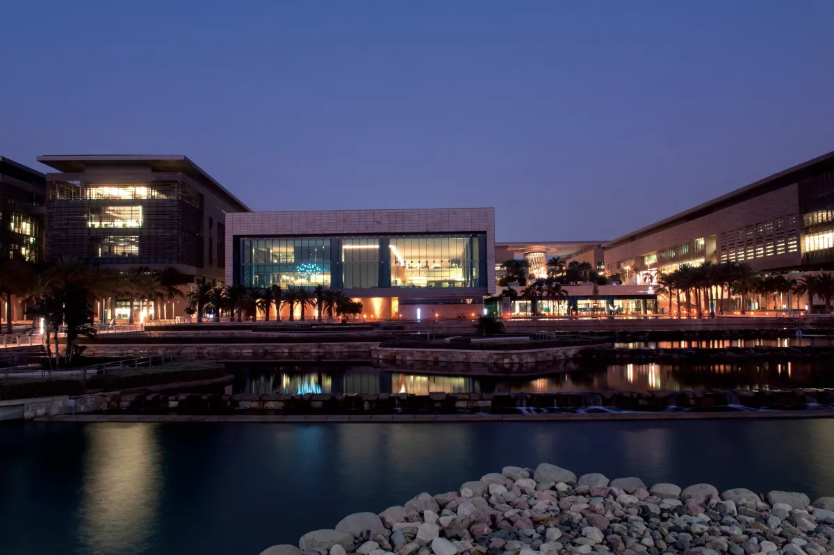 كاوست  تدعم البحث العلمي بـ 67 مشروعًا في مجالات الذكاء الاصطناعي والمعلومات الحيوية والأمن السيبراني - الصورة من موقع كاوست الرسمي على الإنترنت