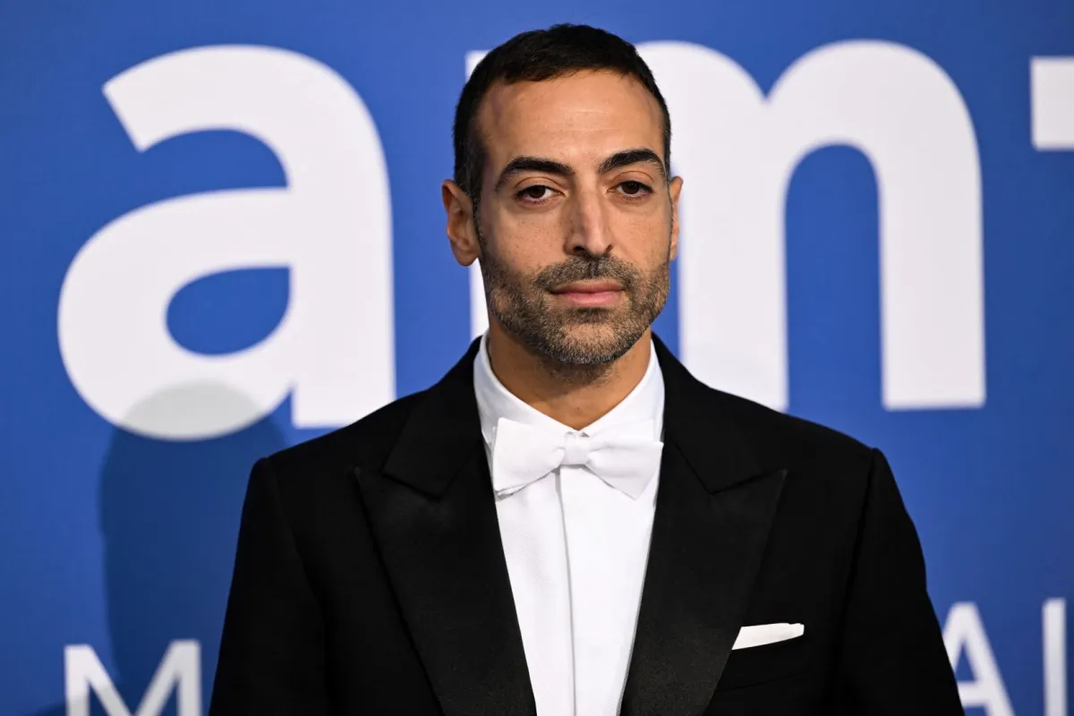 محمد التركي يحضر حفل amfAR Cinema Against AIDS السنوي في كان على هامش الدورة الـ76 من مهرجان كان السينمائي (Mohammed Al Turki attend the annual amfAR Cinema Against AIDS Cannes Gala on the sidelines of the 76th Cannes Film Festival). مصدر الصورة: Stefano Rellandini / AFP