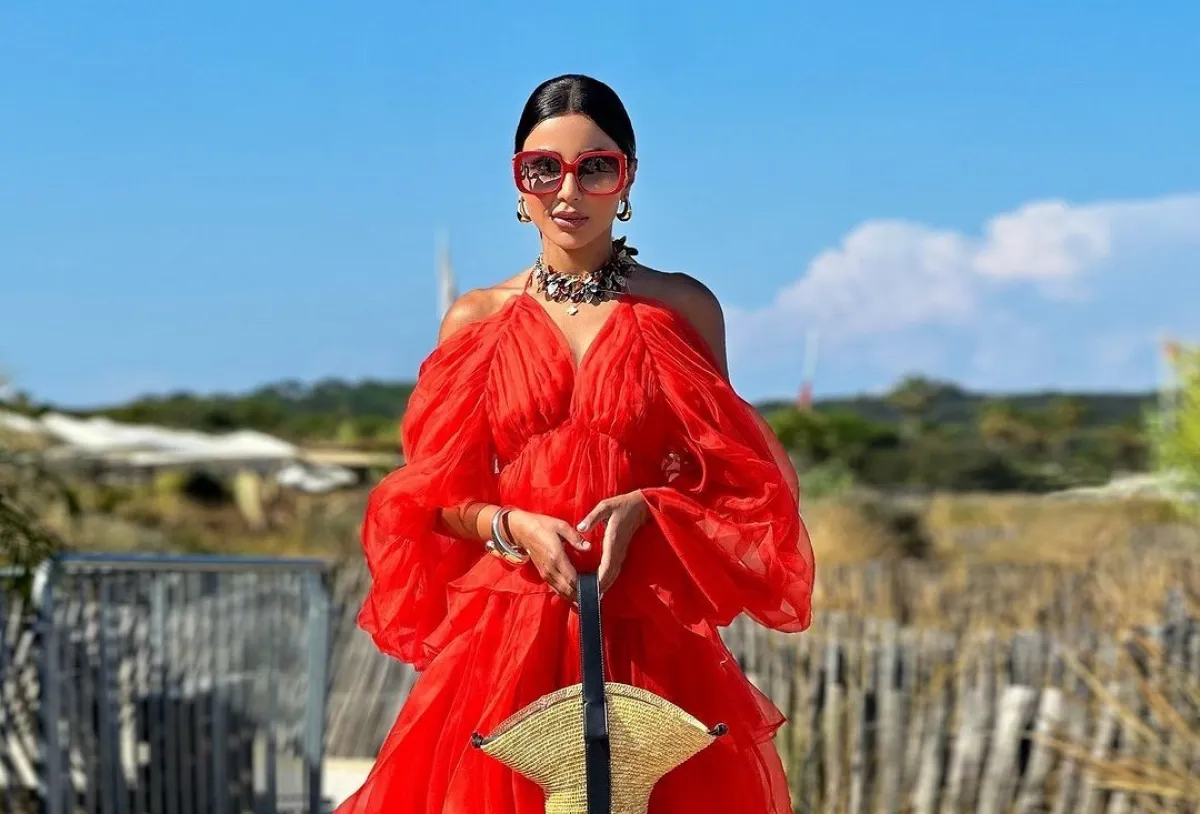 مهيرة عبد العزيز بفستان ناعم -الصورة من حسابها على إنستغرام