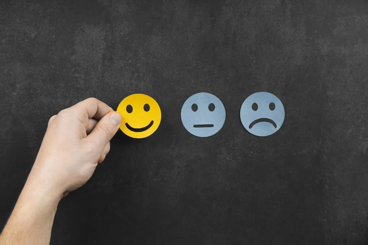 تأثير طبيعة الشخصيات المتفائلة أو المتشائمة على نمط التفكير الأفراد في المستقبل