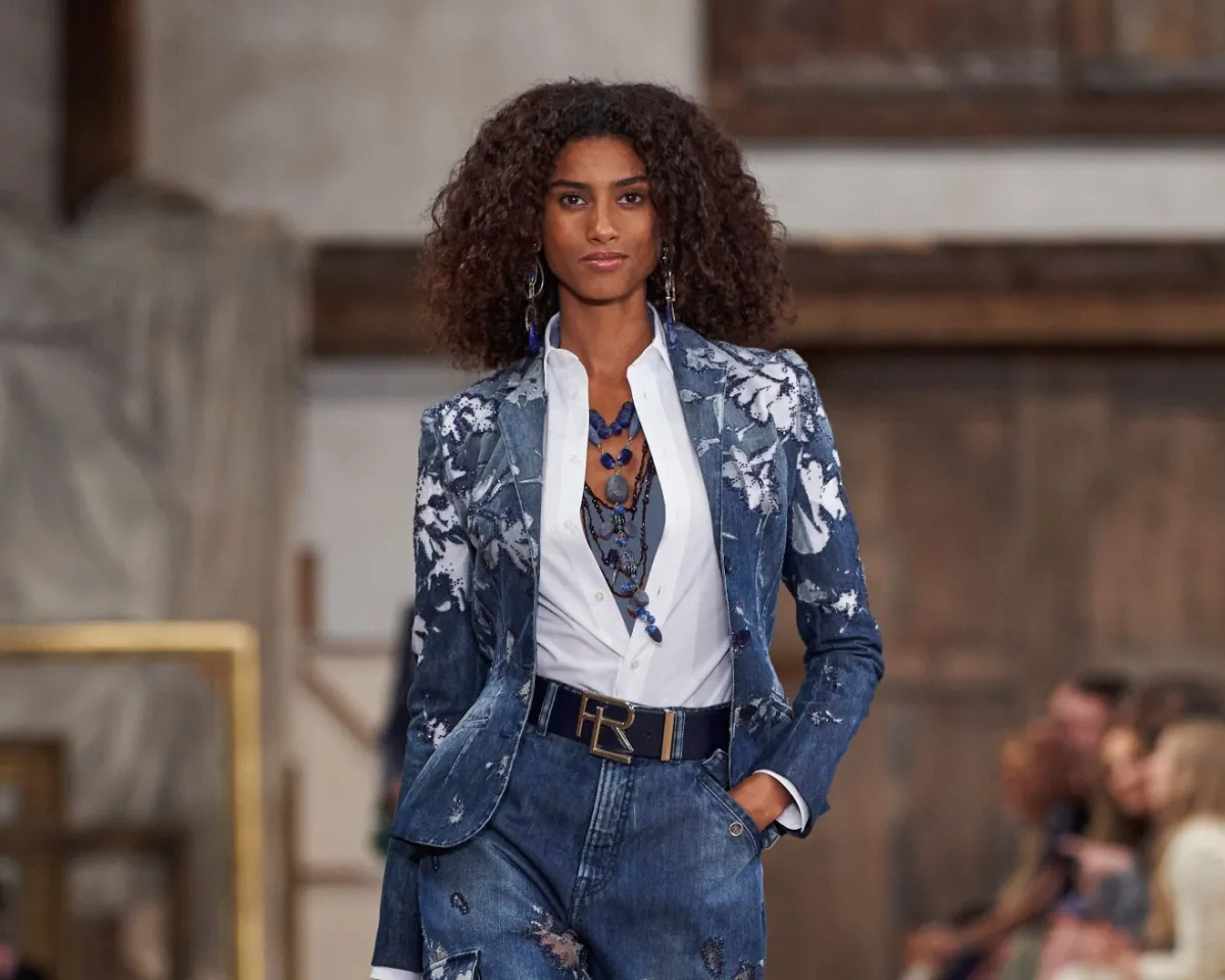 إطلالة من رالف لورين Ralph Lauren - الصورة من Launchmetrics/Spotlight ©