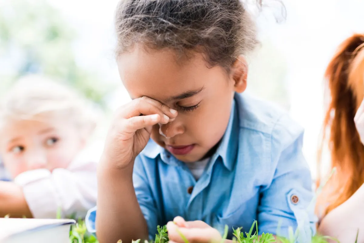 النسيان عن الأطفال في سن البلوغ
