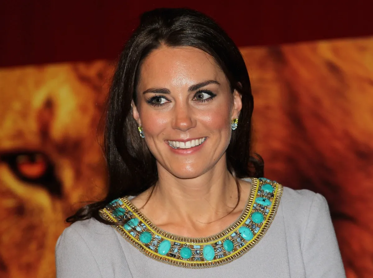 كيت ميدلتون kate middleton بأقراط فاخرة من الزبرجد (مصدر الصورة: Chris Jackson - WPA Pool /Getty Images)
