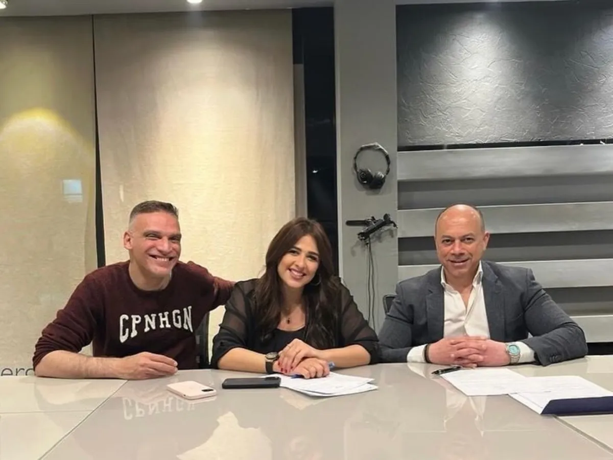 ياسمين عبد العزيز مع حسام شوقي وتامر مرسي - الصورة من حساب ياسمين على انستغرام