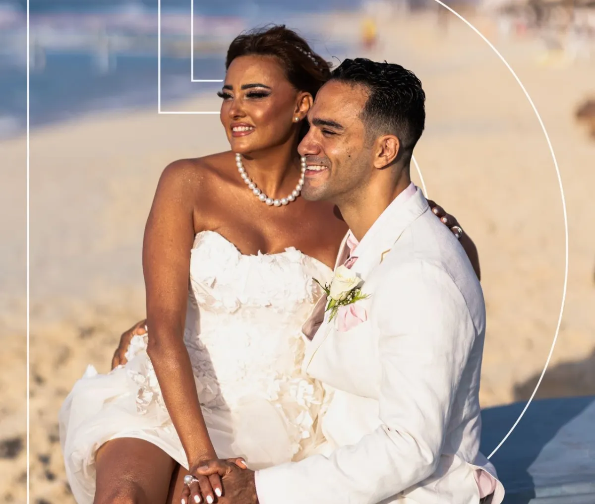 بشرى وزوجها خالد محمود حميدة - المصدر المكتب الإعلامي للفنانة بشرى