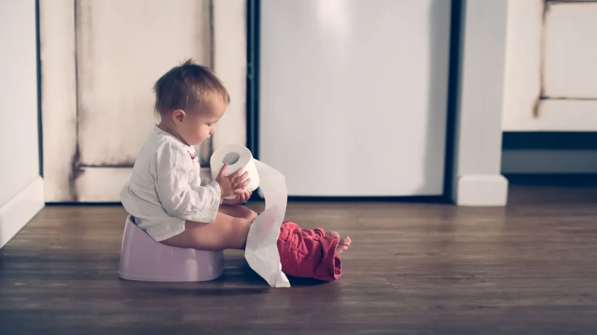 صورة لتعليم الطفل الحمام