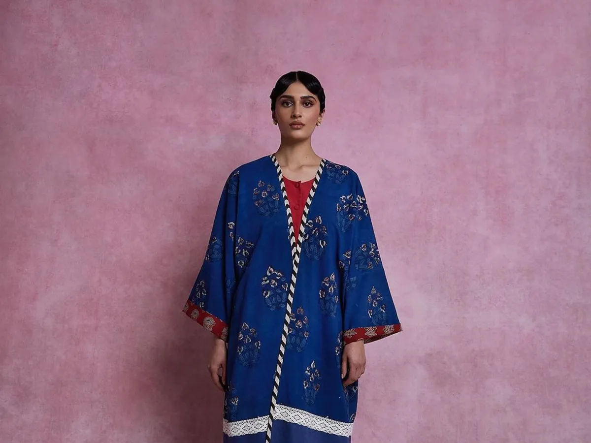 عباية من Away London - الصورة من حساب الماركة على إنستغرام