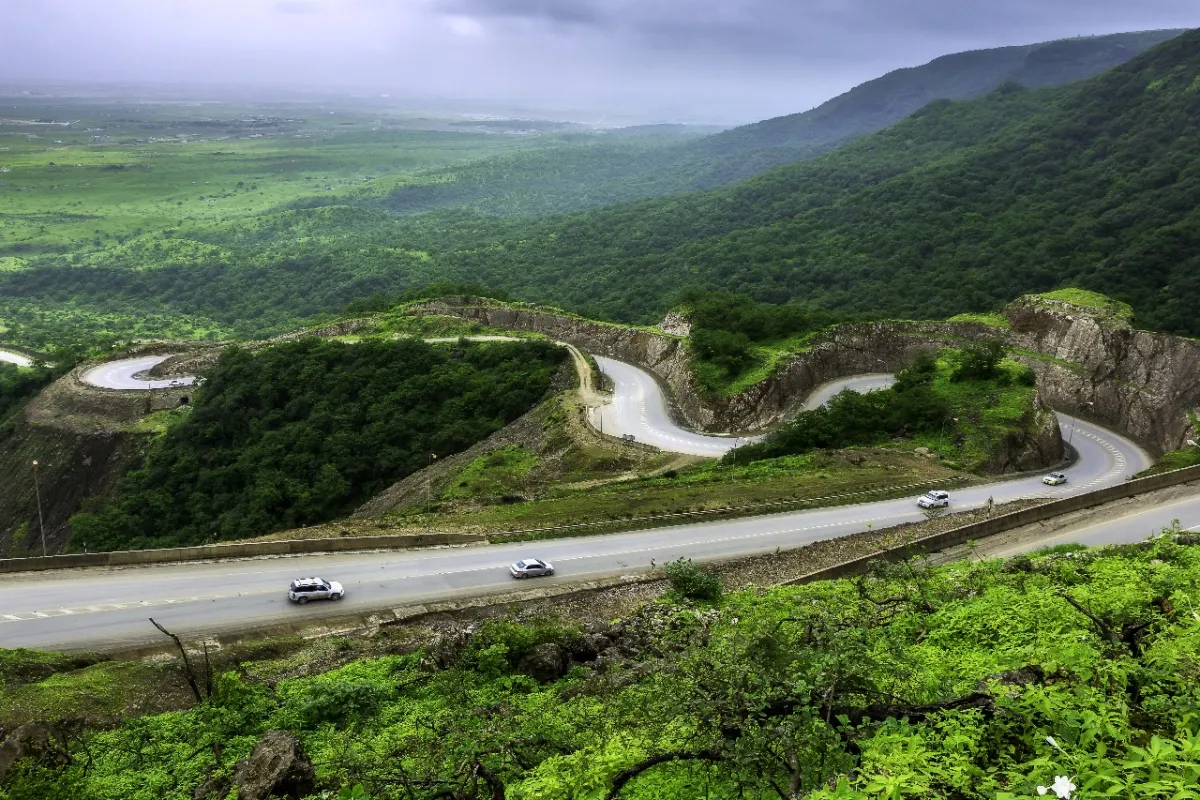 موسم خريف ظفار. الصورة من وزارة التراث والسياحة العمانية