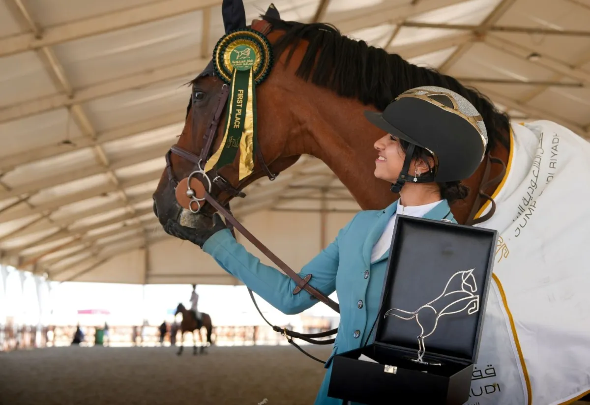 تتويج فنون الحميدان بالمركز الأول في الشوط الأول للأسبوع الثاني في بطولة قفز السعودية 