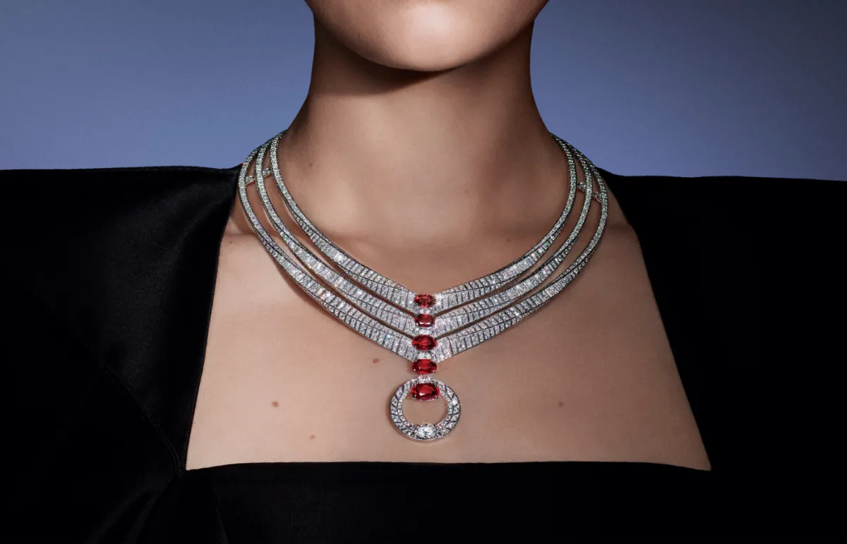 عقد من شوميه Chaumet -الصورة من مكتب العلاقات العامة للعلامة