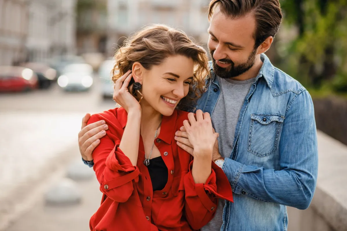 زوجان سعيدان