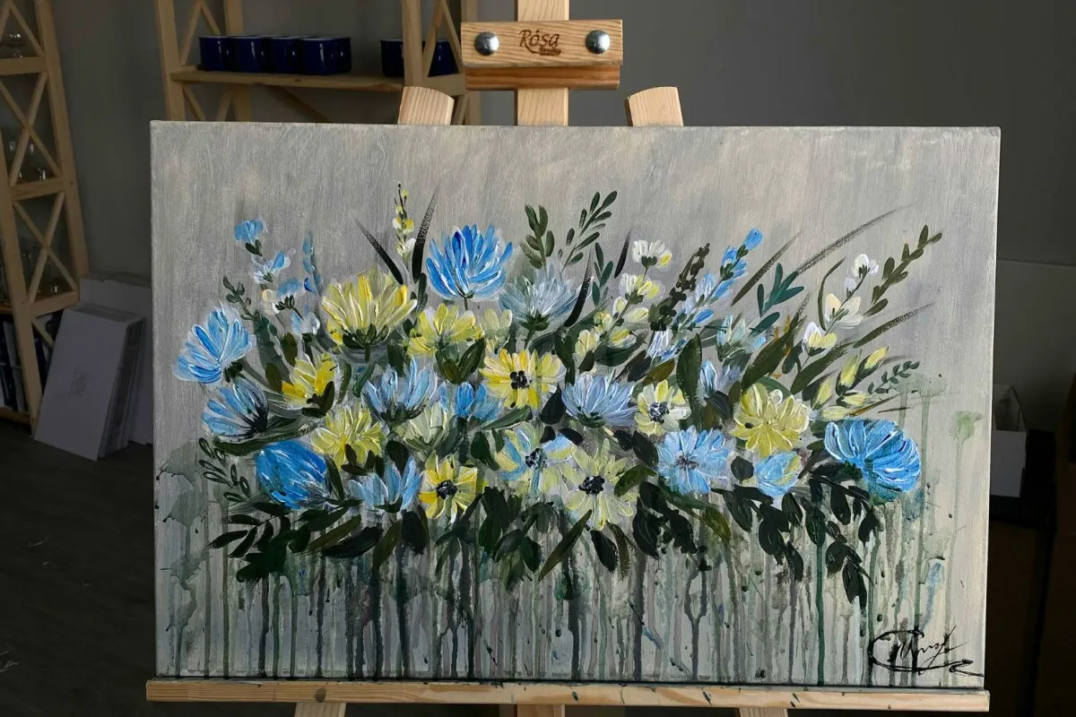 لوحة قماش (كانفاس) مرسوم بها أزهار  