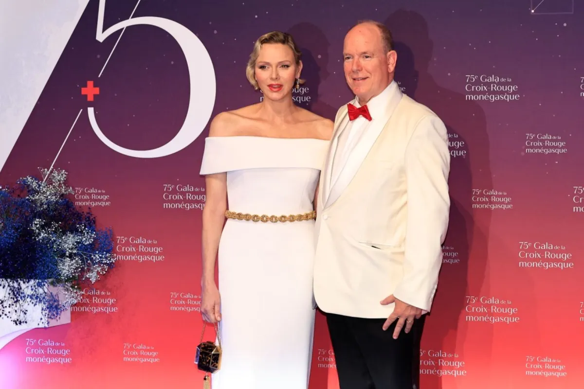 الأمير ألبرت الثاني والأميرة شارلين في موناكو (Prince Albert II and Princess Charlene in Monaco). مصدر الصورة: Valery HACHE / AFP