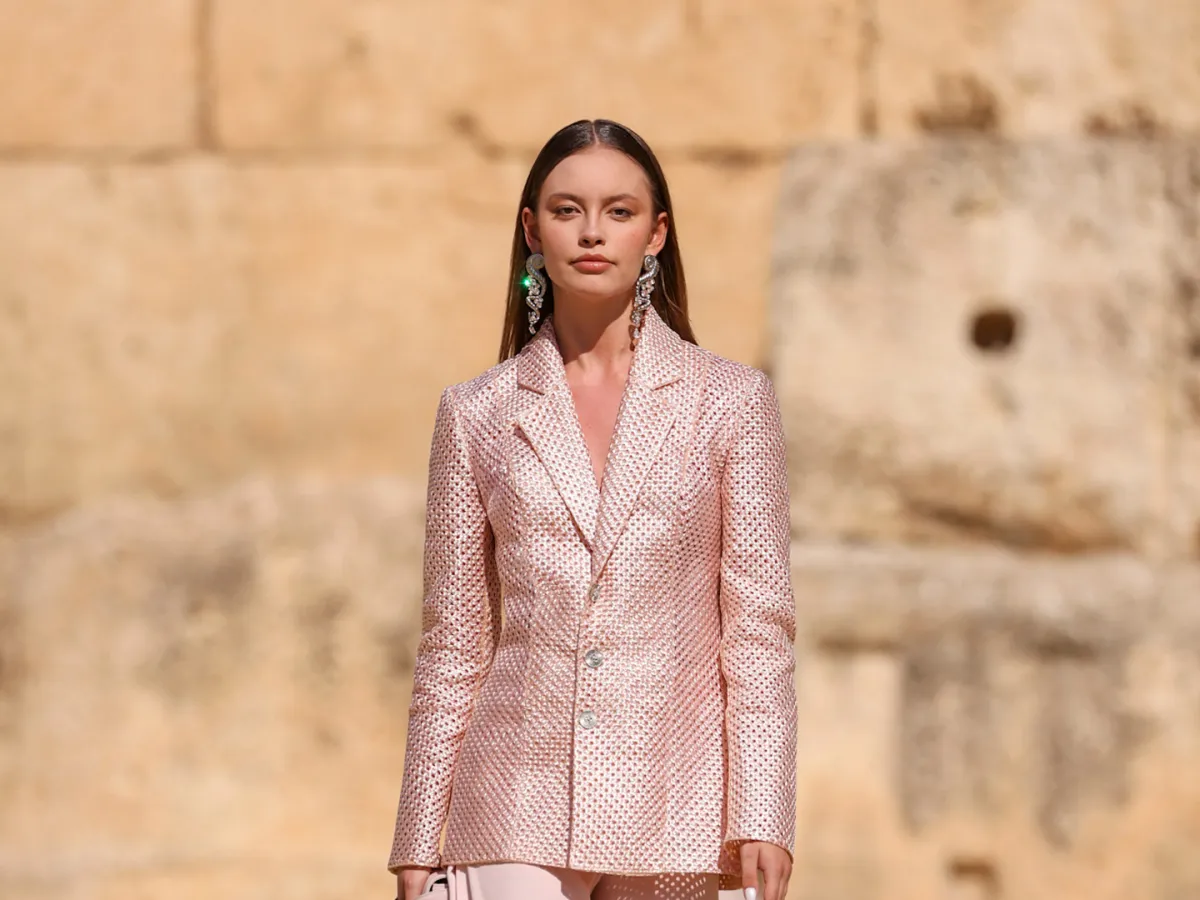 بدلة من جورج حبيقة Georges Hobeika - الصورة من Launchmetrics/Spotlight ©