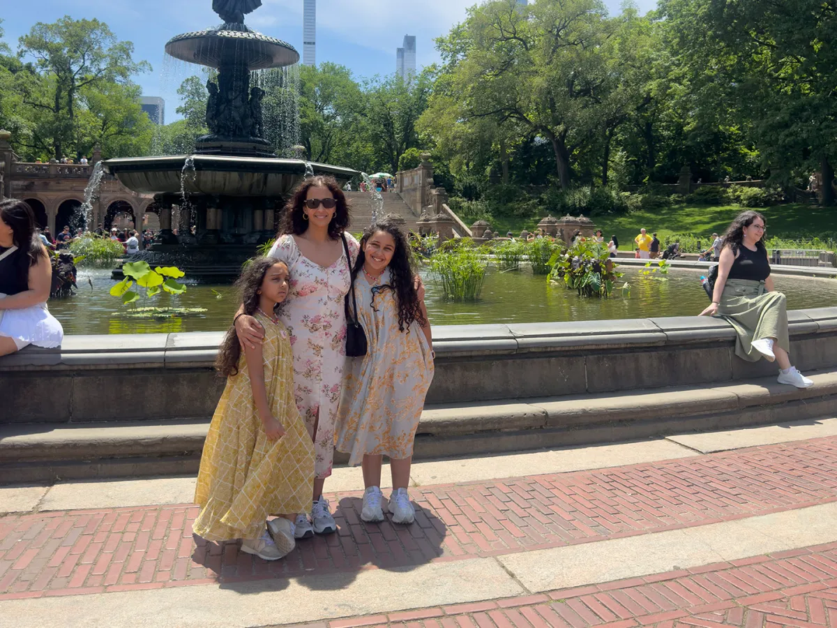 يوم مع المصمّمة الكويتية بزّة الزومان 