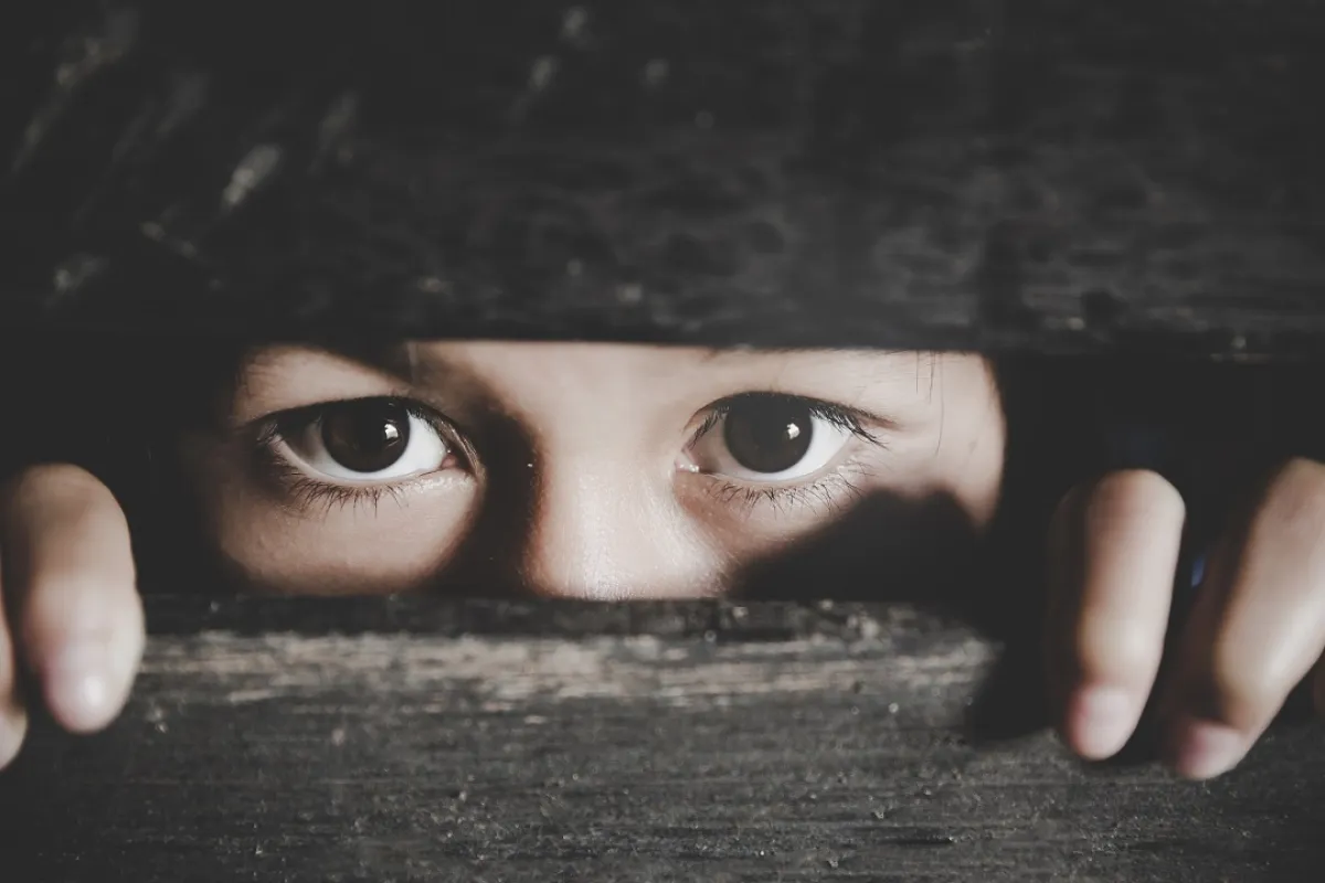 صورة لطفل خائف