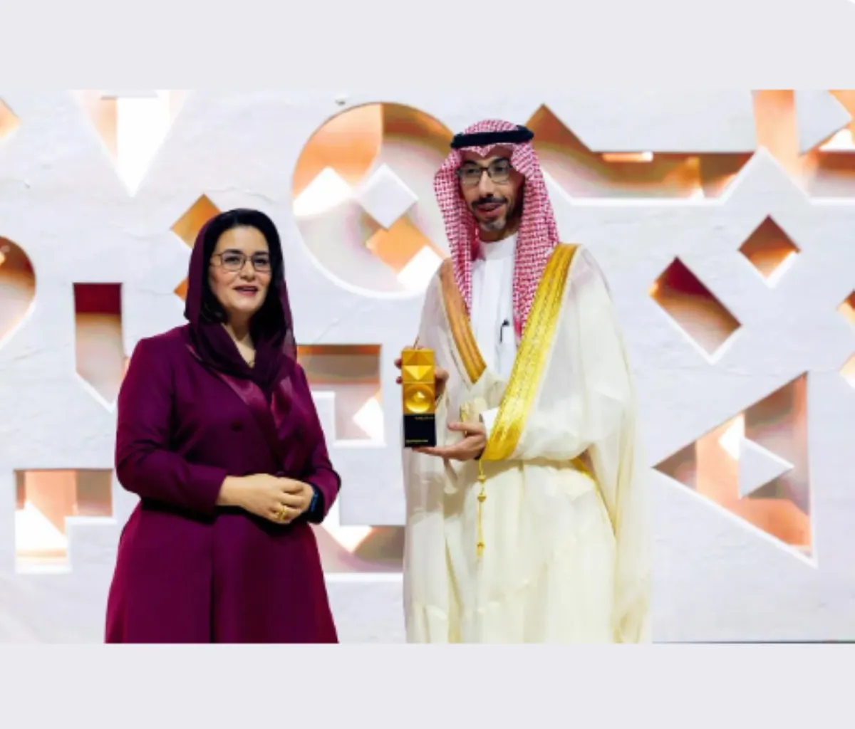 إثراء يحصد جائزة ميثاق الملك سلمان العمراني عن مسار المشاريع المبنية