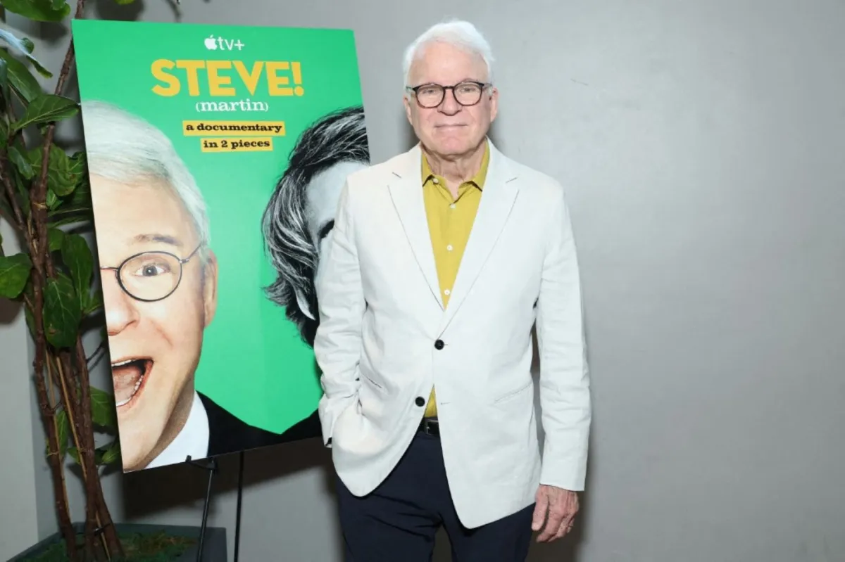 ستيف مارتن في لوس أنجلوس ‏ ‎(Steve Martin in the Los Angeles)‎- مصدر الصورة: ‏ (‏Photo by Monica Schipper / GETTY IMAGES NORTH AMERICA / Getty Images via AFP‏)‏