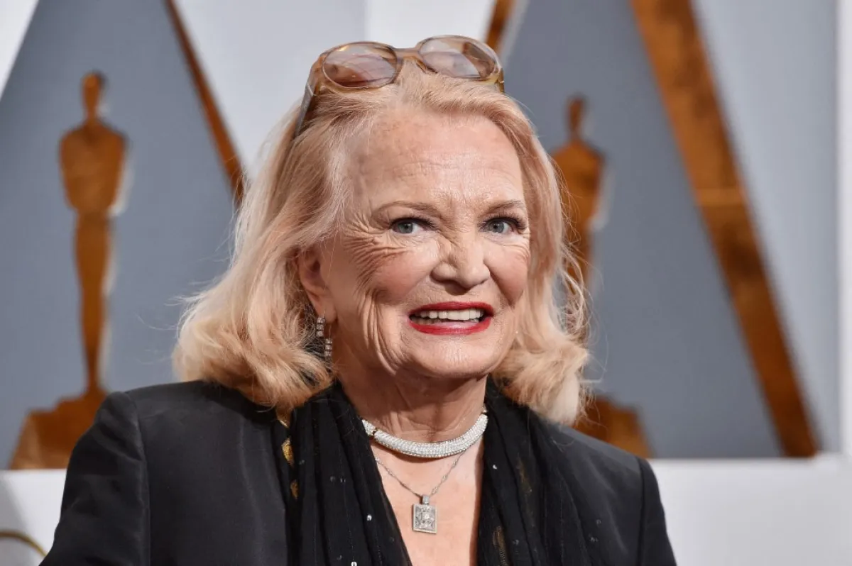 جينا رولاندز Gena Rowlands في حفل أوسكار 2016 (مصدر الصورة: KEVORK DJANSEZIAN / GETTY IMAGES NORTH AMERICA / Getty Images via AFP)