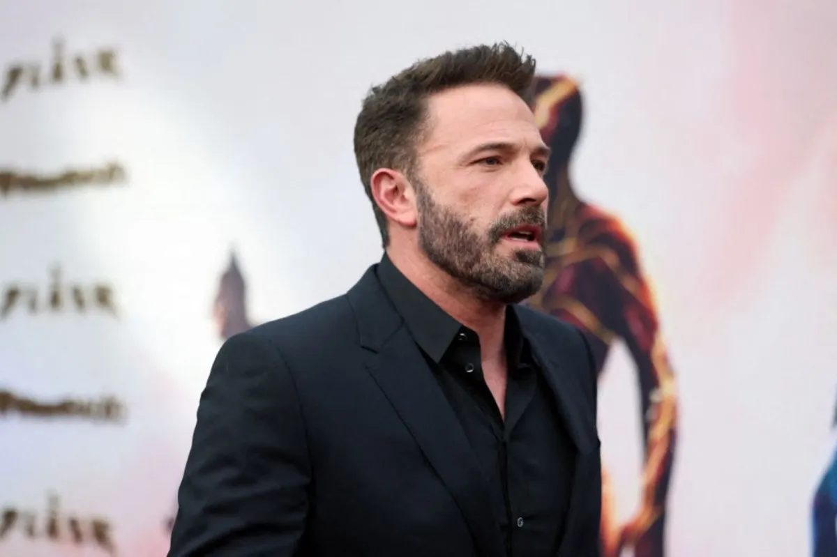 بن أفليك في فندق أوفيشن هوليوود في هوليوود، كاليفورنيا (Ben Affleck at Ovation Hollywood in Hollywood, California). مصدر الصورة: Phillip Faraone/Getty Images/AFP