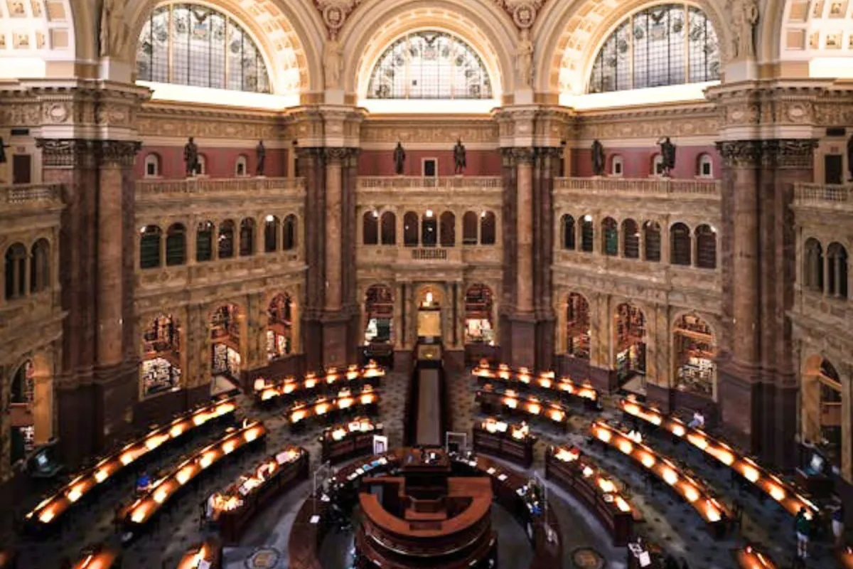 مكتبة الكونغرس من الداخل بقاعاتها