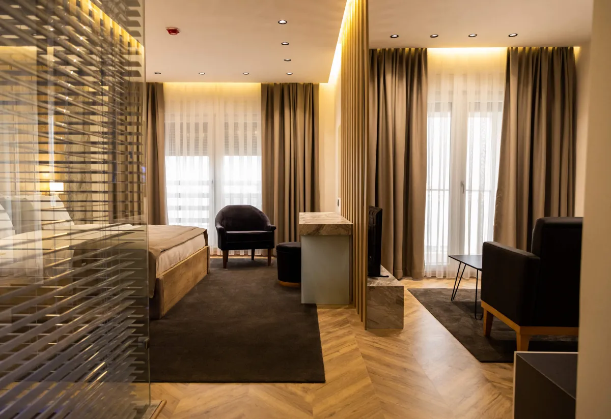 تفاصيل جذابة في غرف فندق أدور