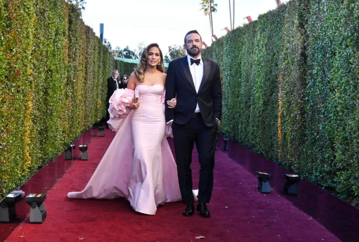 جينيفر لوبيز وبن أفليك في حفل غولدن غلوب الأخير (مصدر الصورة Earl Gibson III/Golden Globes 2024/Golden Globes 2024 via Getty Images)